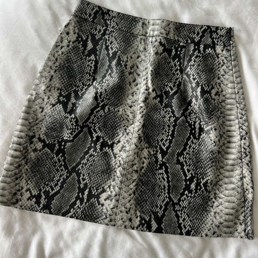 French Connection Snakeskin Print Mini Skirt, Size 4.